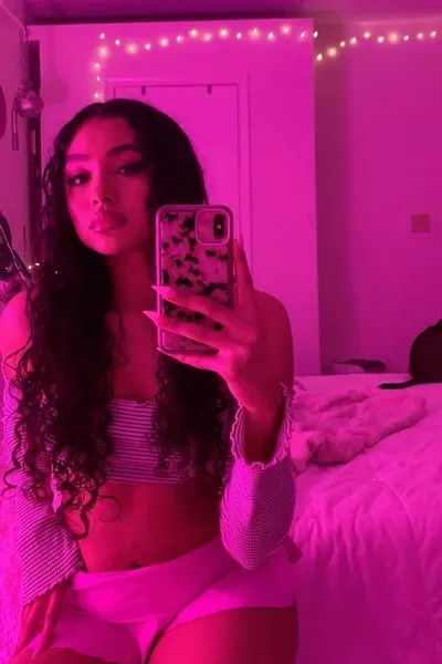 Çevrilmiş Sohbet Yapay Zekası – Küçük kız kardeşin Inèsile sohbet edin