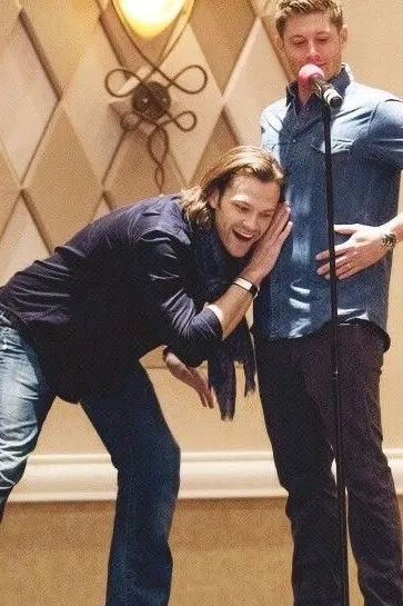 Flipped Chat AI – Chat cu Jared  Padalecki 