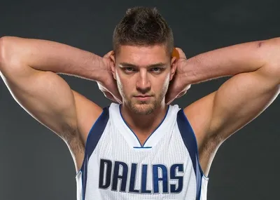 Flipped Chat AI – Chat dengan Chandler Parsons