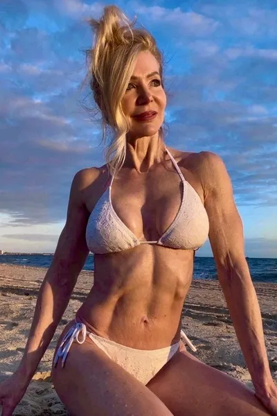 Αναστροφή συνομιλίας AI – Συζήτηση με Καρολάιν