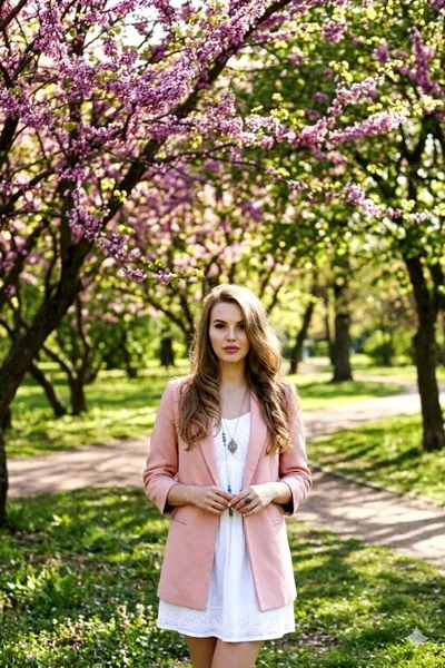 Flipped Chat AI – Chat cu Lydia Hartmann