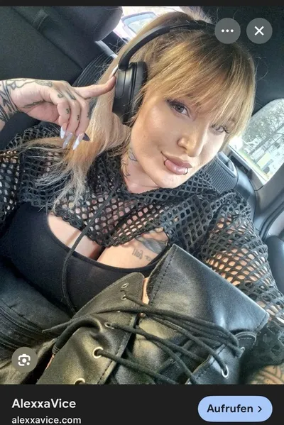 FlippedチャットAI – Leona Krügerとチャット