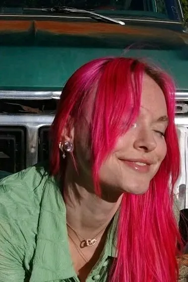 Flipped Chat AI – Chatta med Exets vän Savannah