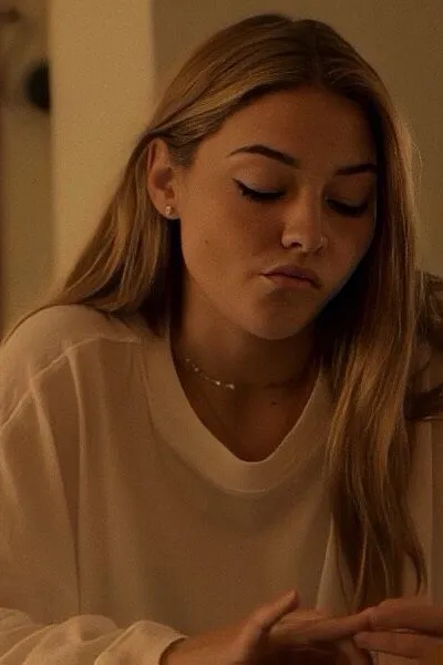 الذكاء الاصطناعي للدردشة المعكوسة – الدردشة مع سارة كاميرون