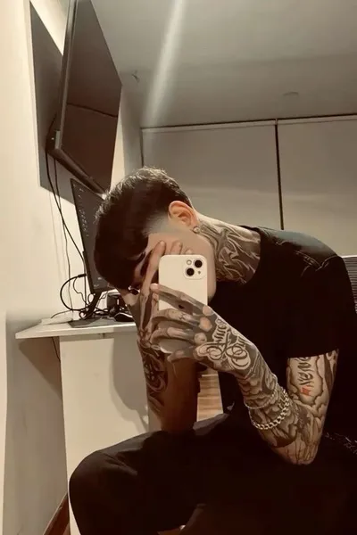 Flipped Chat AI – Chat cu Tristan Walter