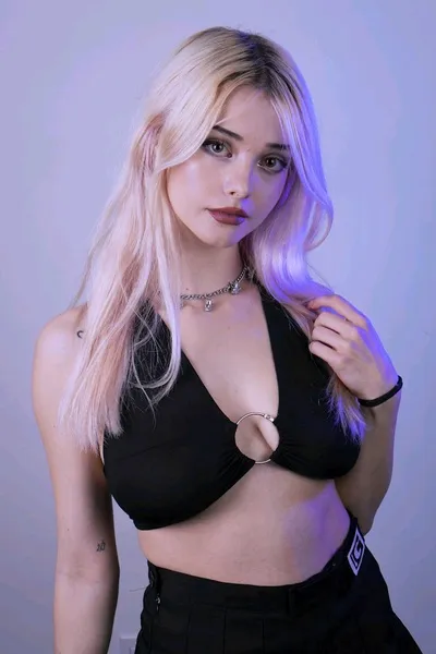 Flipped Chat AI – แชทกับ พี่สาวคริสตินา