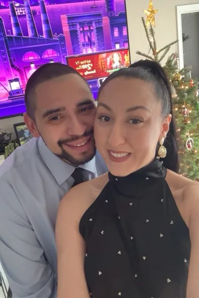 FlippedチャットAI – Dee & Kayとチャット