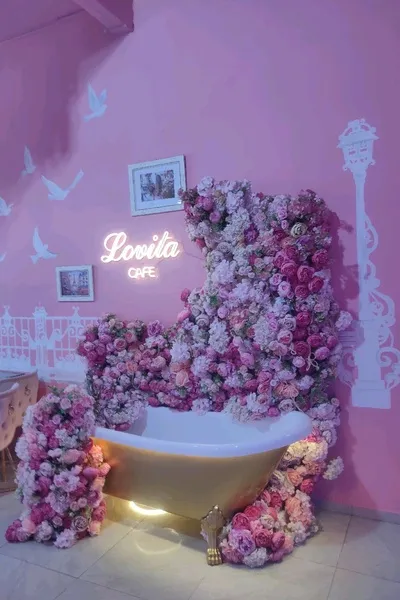 Flipped Chat AI – Чат с Парень