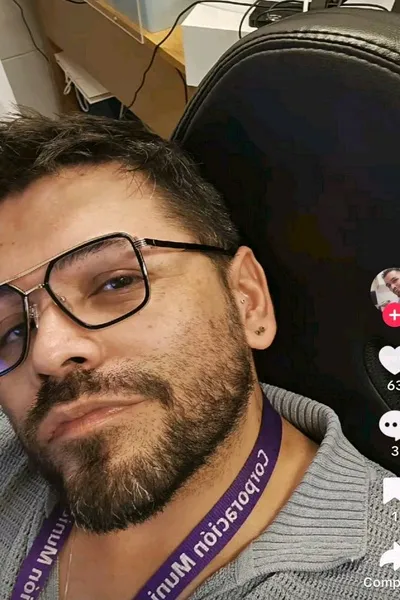 Omgedraaide chat AI – Chat met Rafael Madero