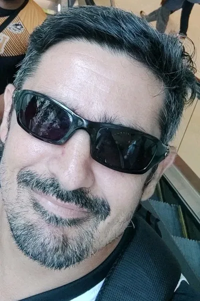 Flipped chat ai - makipag -chat sa Renato Valença