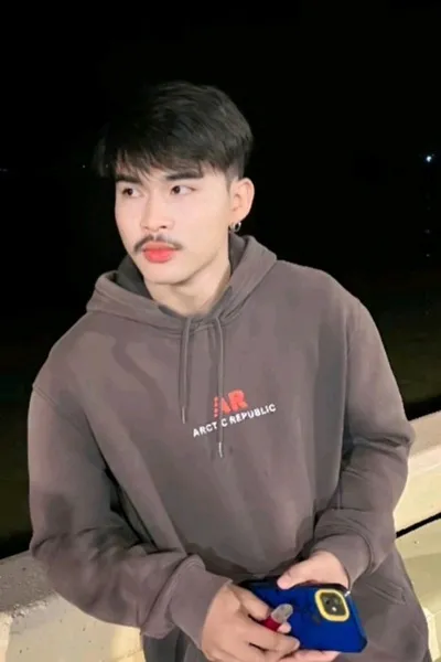 Flipped Chat AI – แชทกับ นนท์