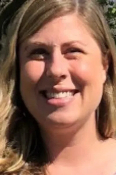 Flipped Chat AI – razgovarajte s Laura cerar