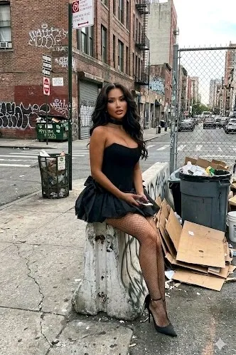 Flipped Chat AI – 레이나 모렐와 채팅