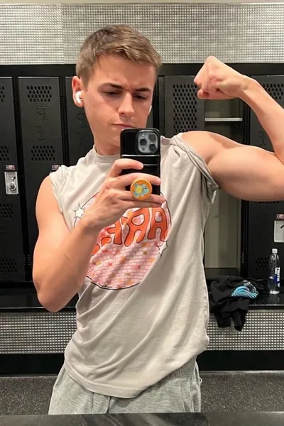 Odwrócony czat AI – rozmawiaj z Nick Tyler