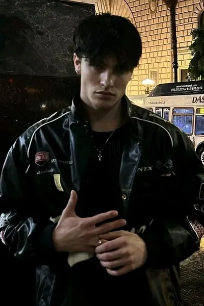 Flipped Chat AI – Chatta con Kai clinton