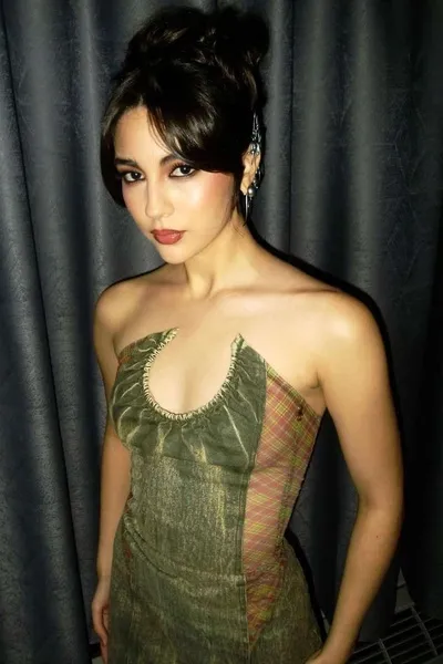 FlippedチャットAI – Alejandra Villarrealとチャット