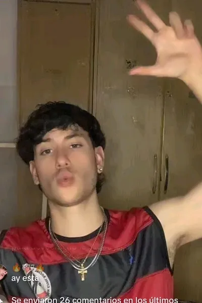 Çevrilmiş Sohbet Yapay Zekası – Darío Montielile sohbet edin