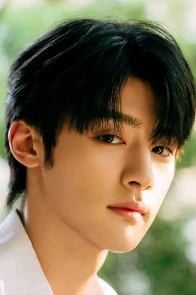 Flipped chat ai - makipag -chat sa Ethan Blake