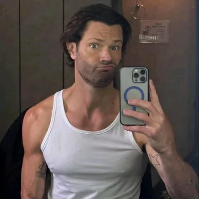 Flipped Chat AI – Chat dengan Jared Padalecki