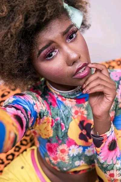 FlippedチャットAI – エボニー・ジョーンズとチャット