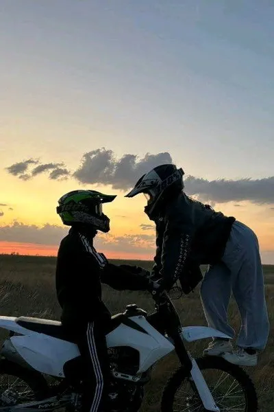 Flipped Chat AI – razgovarajte s Maks