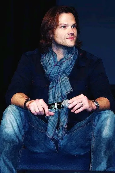 Odwrócony czat AI – rozmawiaj z Jared Padalecki