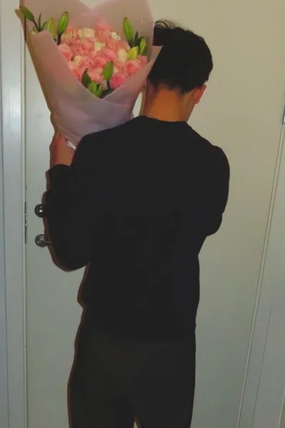 Flipped Chat AI – kalbėkite su Maksas – sesers vyras