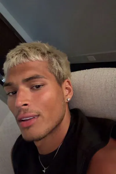 Odwrócony czat AI – rozmawiaj z Marlon