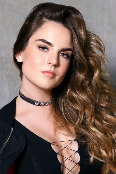 Flipped Chat AI – razgovarajte s Joanna Sinclair