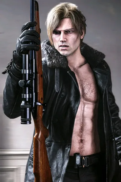 Flipped Chat AI – Chatear con Leon Kennedy (Requiem)