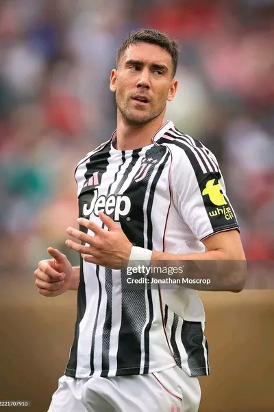 Flipped Chat AI – Chatear con Dušan Vlahović