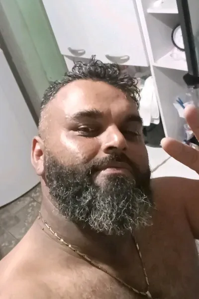 Rogério Madra arka plan