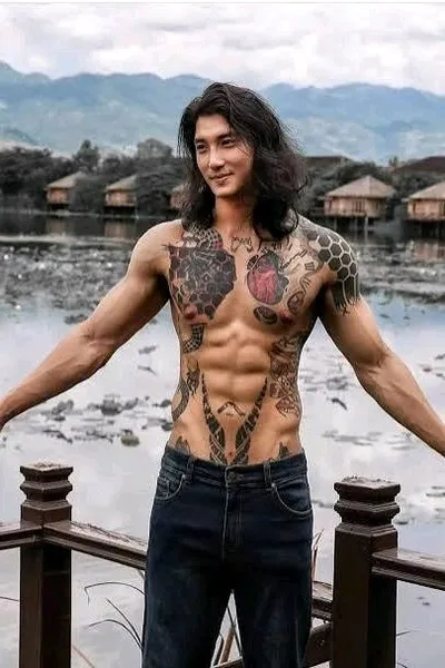 Flipped Chat AI – Чат с Пейнг Тахон