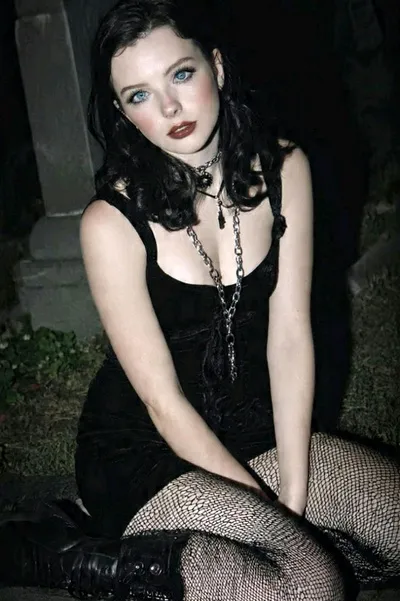 Flipped Chat AI – Chat cu Angélica, fiică problemă