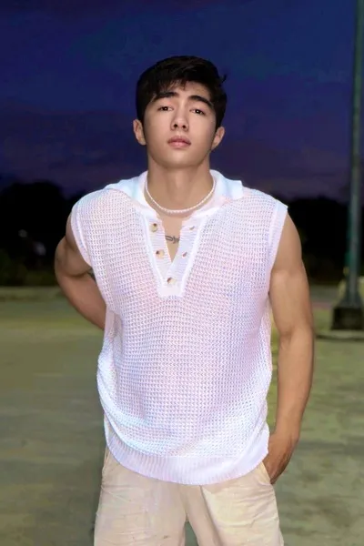 Flipped Chat AI – kalbėkite su Rafael Luar