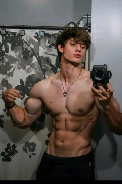 Flipped Chat AI – Chat cu Andre Santander