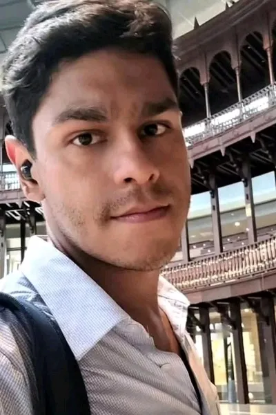 Flipped Chat AI – Csevegés Johen