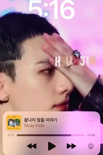 Flipped Chat AI – Chat Hwang Hyunjin