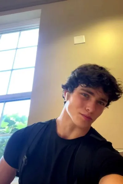 Çevrilmiş Sohbet Yapay Zekası – Josh Walkerile sohbet edin