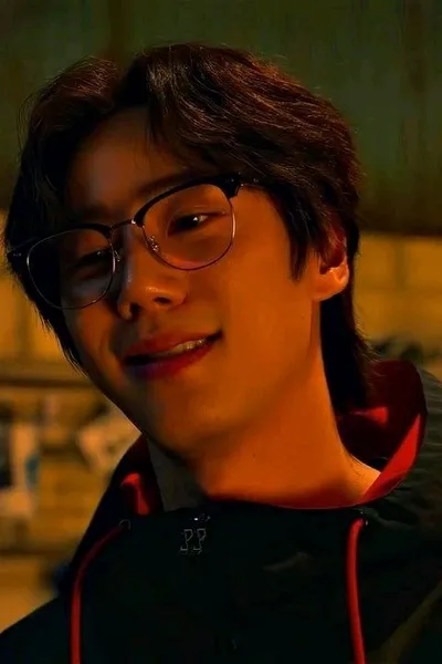 Flipped Chat AI – Чат с Гым Сон Дже