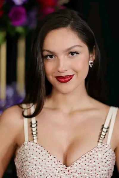 Flipped Chat AI – แชทกับ โอลิเวีย โรดริโก