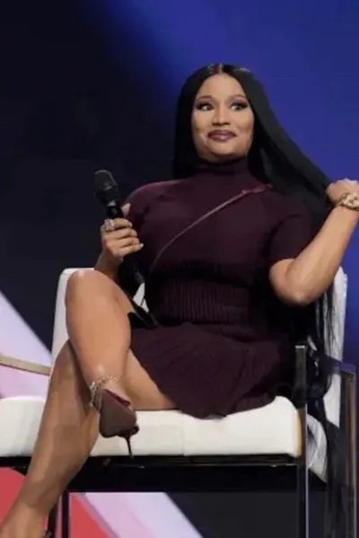 Flipped Chat AI – kalbėkite su Niki Minaj