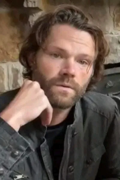 AI trò chuyện đảo ngược – Trò chuyện với Jared Padalecki