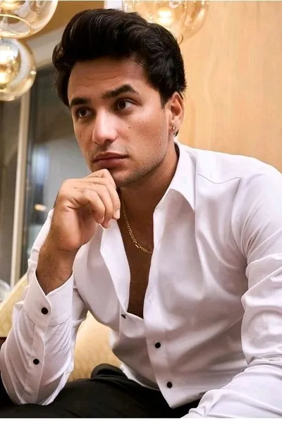 Flipped Chat AI – Чат с Abhishek sharma 