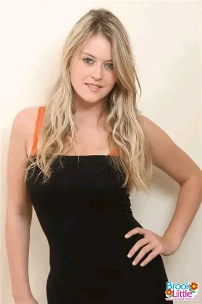 Flipped Chat AI – Sembang dengan Brook Little