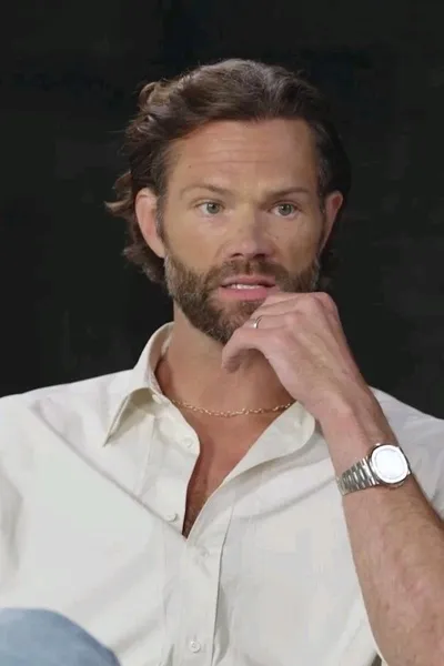 Flipped Chat AI – Чат с Джаред Падалеки