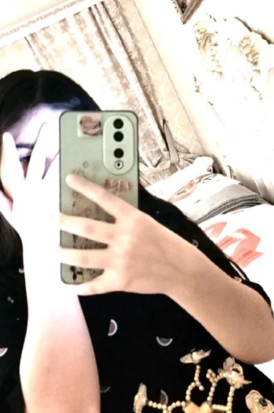 Flipped Chat AI – Чат с ᴧᴀйᴧᴀ