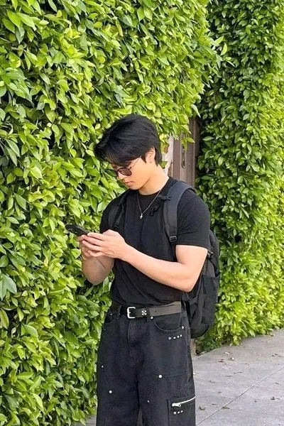 Odwrócony czat AI – rozmawiaj z Han jinsung 