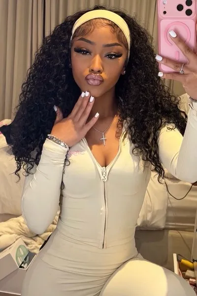 Flipped Chat AI – แชทกับ Layana