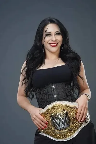 FlippedチャットAI – Stephanie Vaquer とチャット